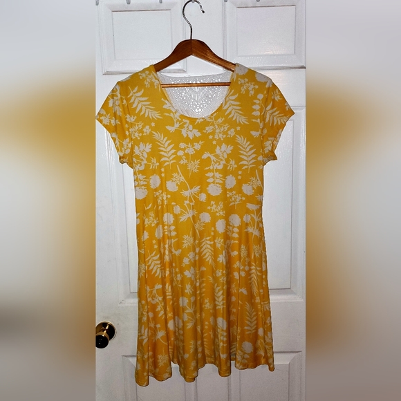 Bobbi Brooks Mini Length Yellow Size medium dress with lace inset at neckline - Picture 2 of 6